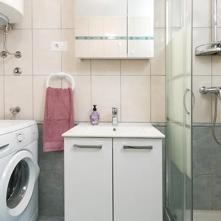 Alma Apartment *